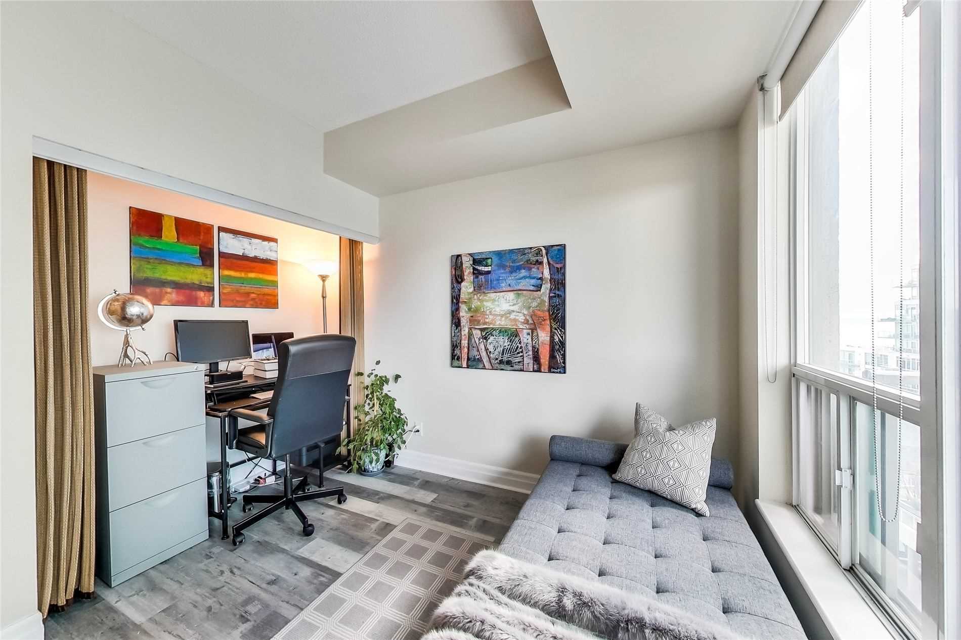 88 Palace Pier Crt, #906