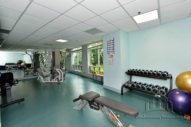 88 Palace Pier Crt, #906