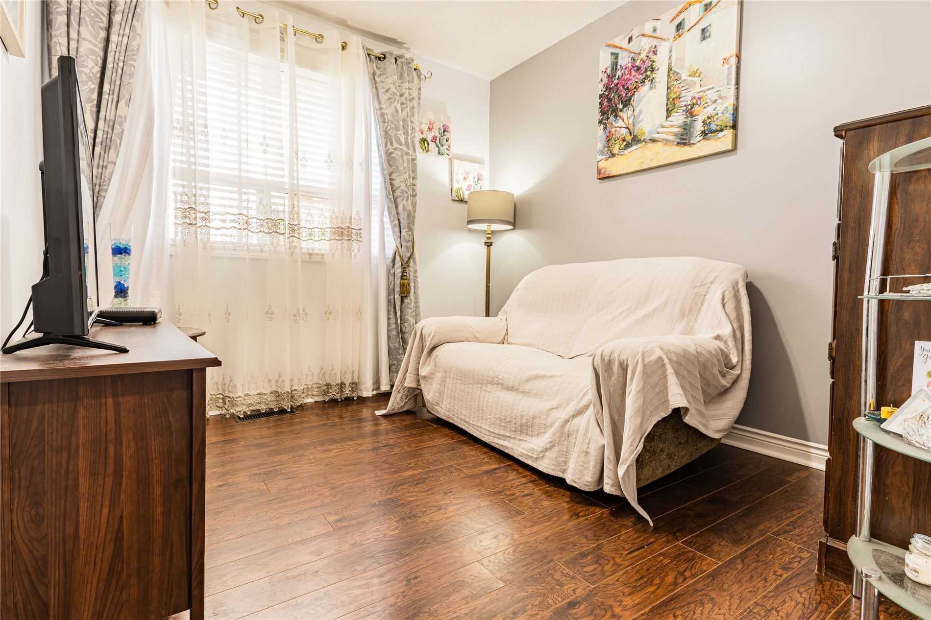 Listing W4998579 - Large Photo # 7