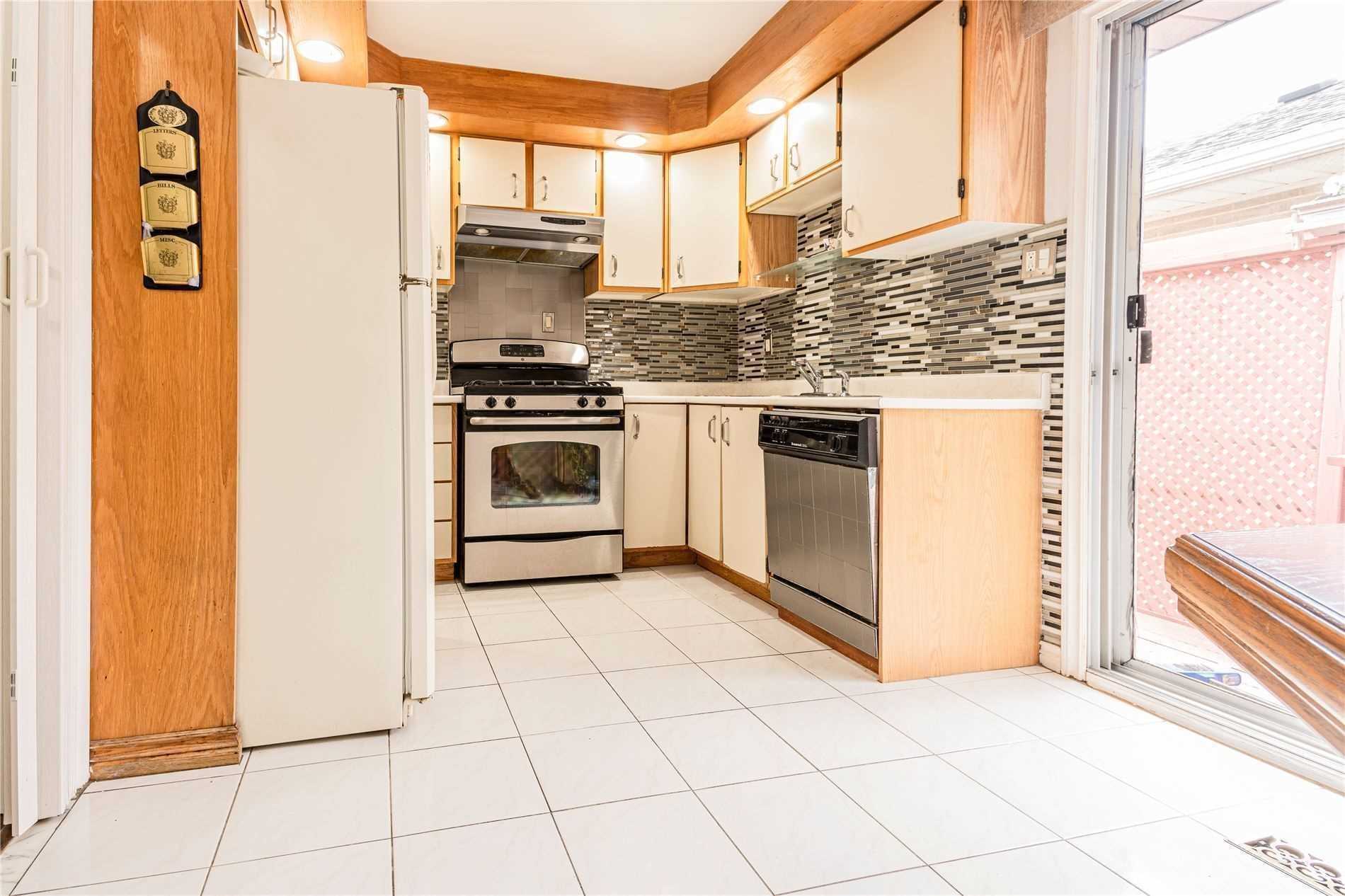 Listing W4998579 - Large Photo # 10