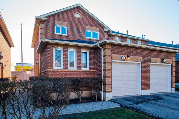666 Constellation Dr, Mississauga