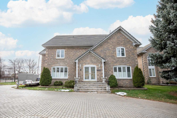 1918 Royal Credit Blvd, Mississauga