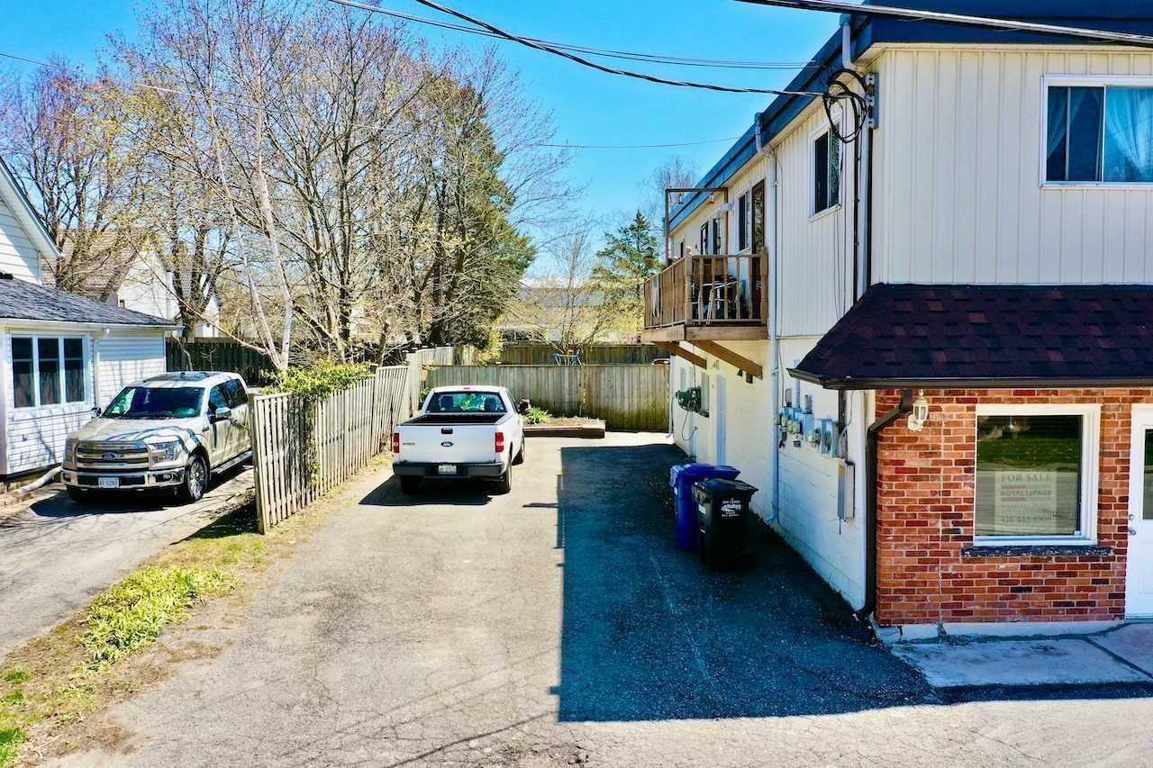 65 Main St N