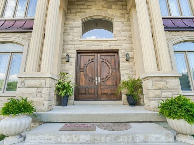 162 Confederation St