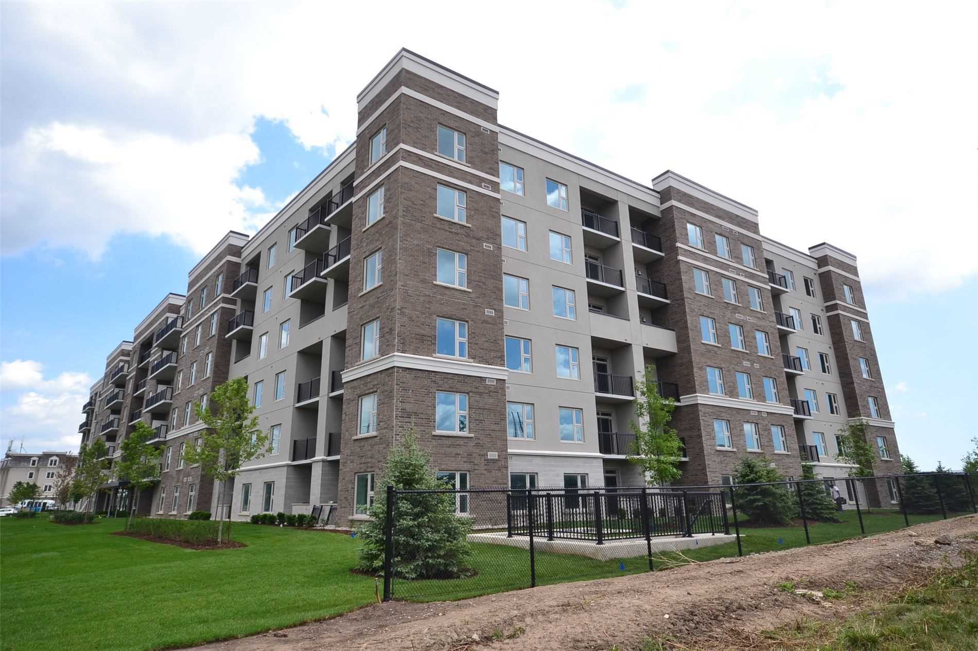 610 Farmstead Dr, #217