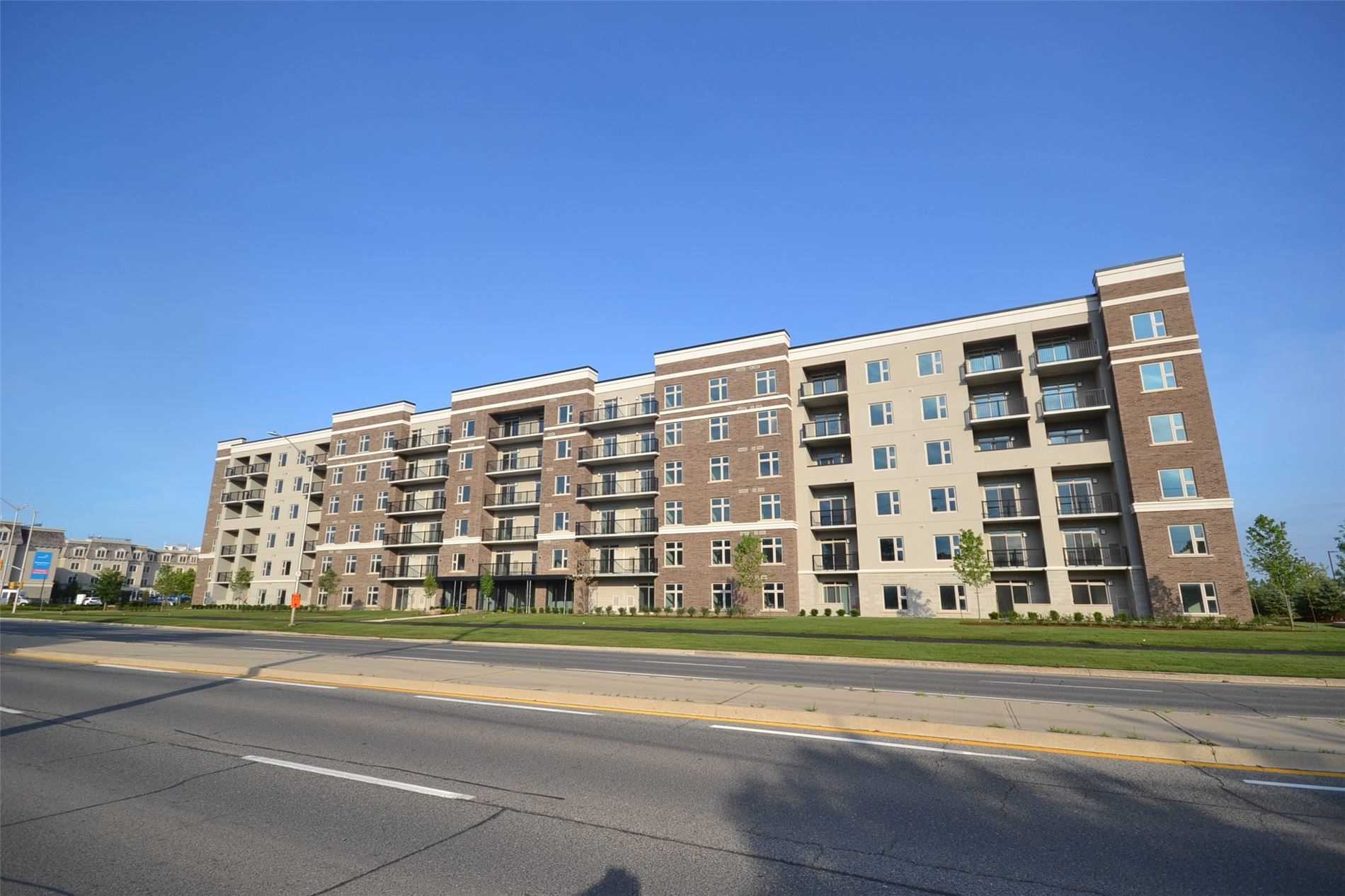 610 Farmstead Dr, #217