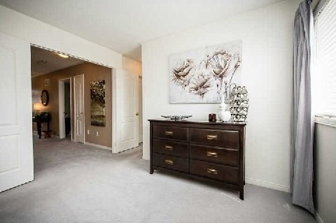 13 Galveston Cres