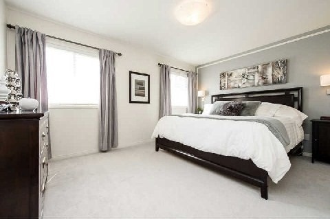 13 Galveston Cres