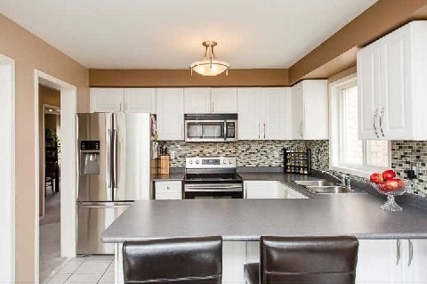 13 Galveston Cres