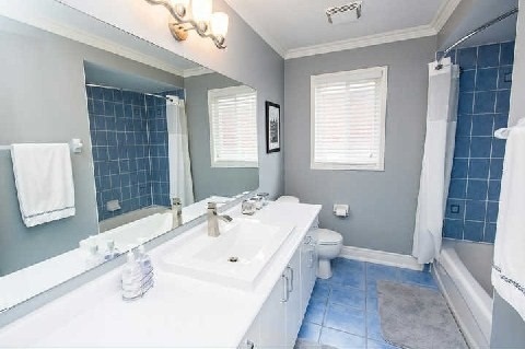 13 Galveston Cres