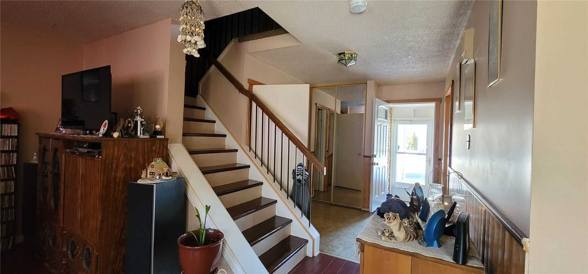 12 Nottawasaga Cres