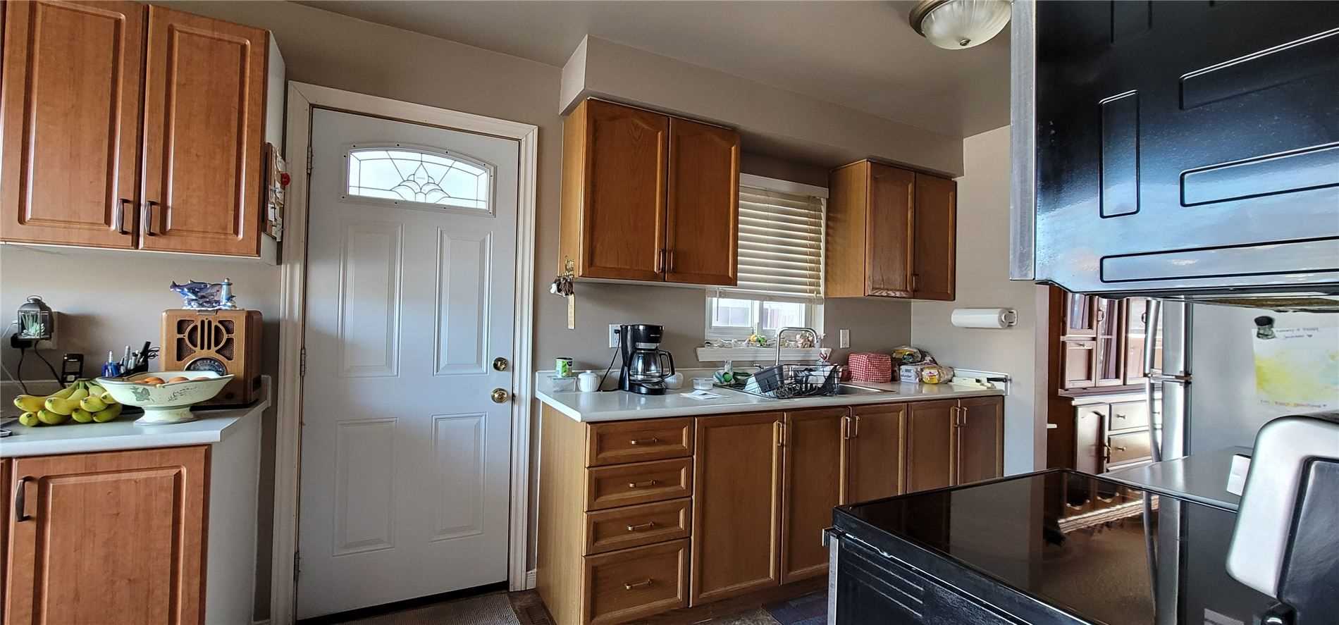 12 Nottawasaga Cres