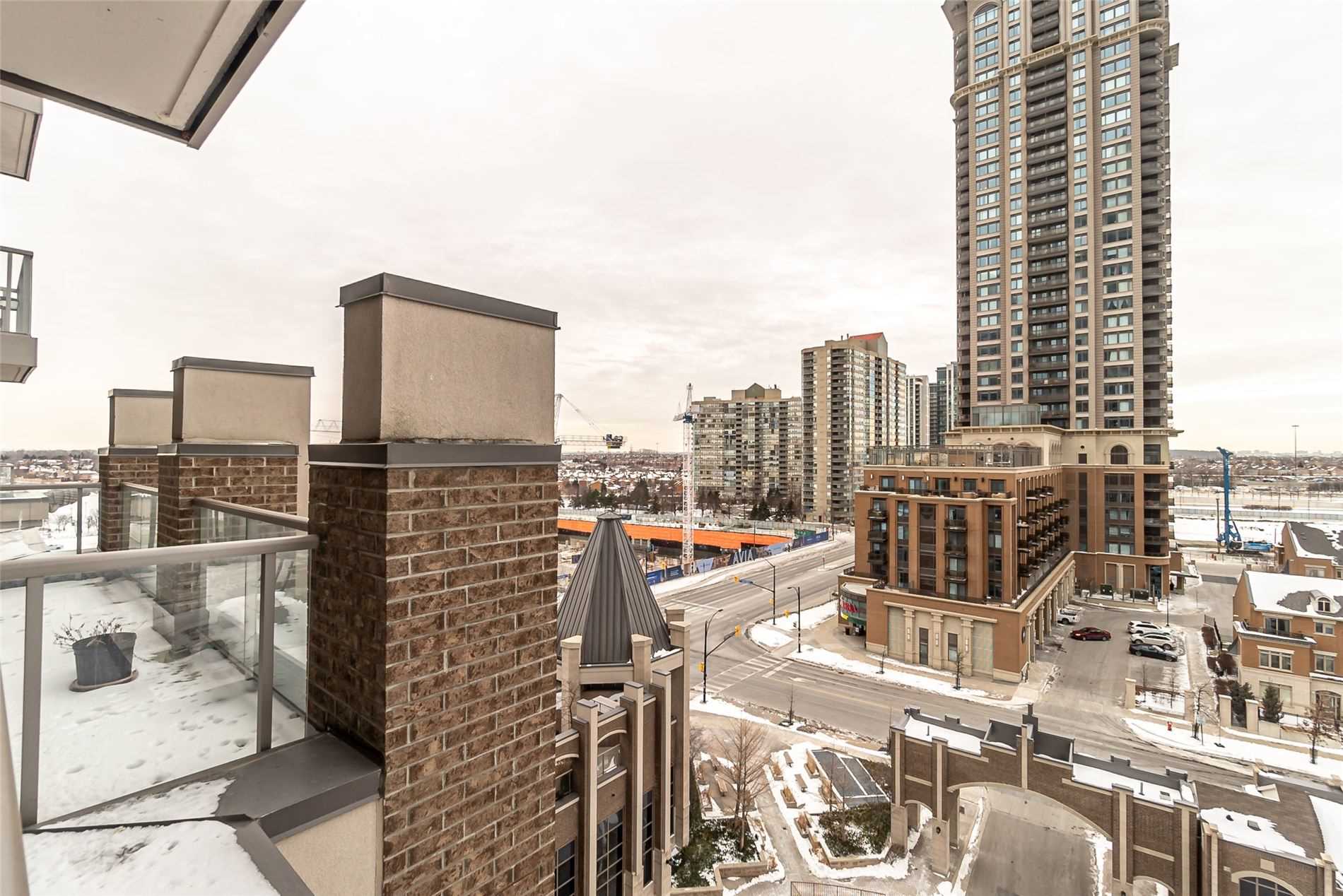 388 Prince Of Wales Dr, #807