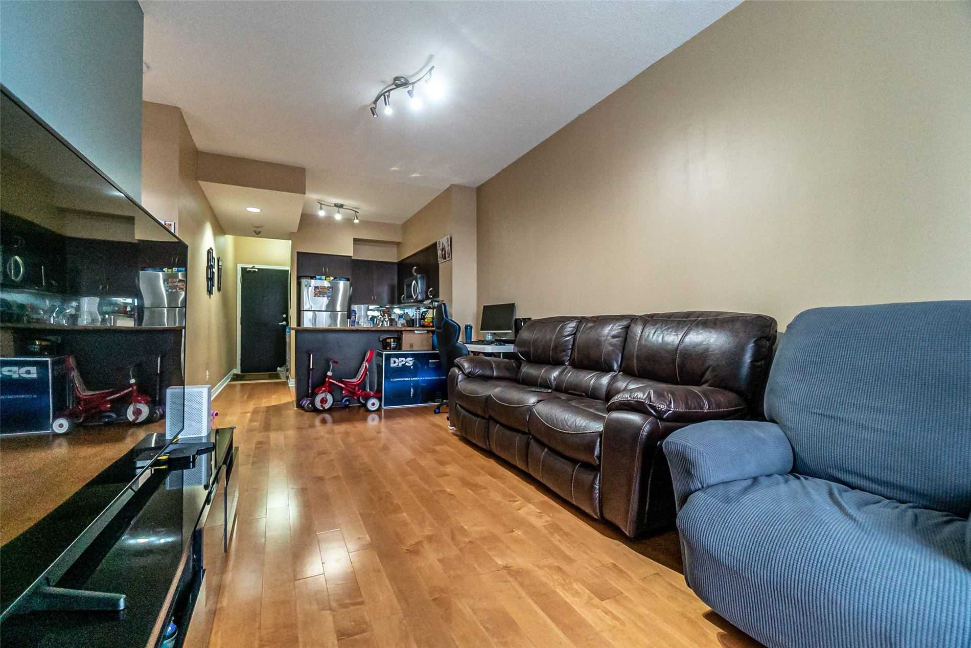 388 Prince Of Wales Dr, #807