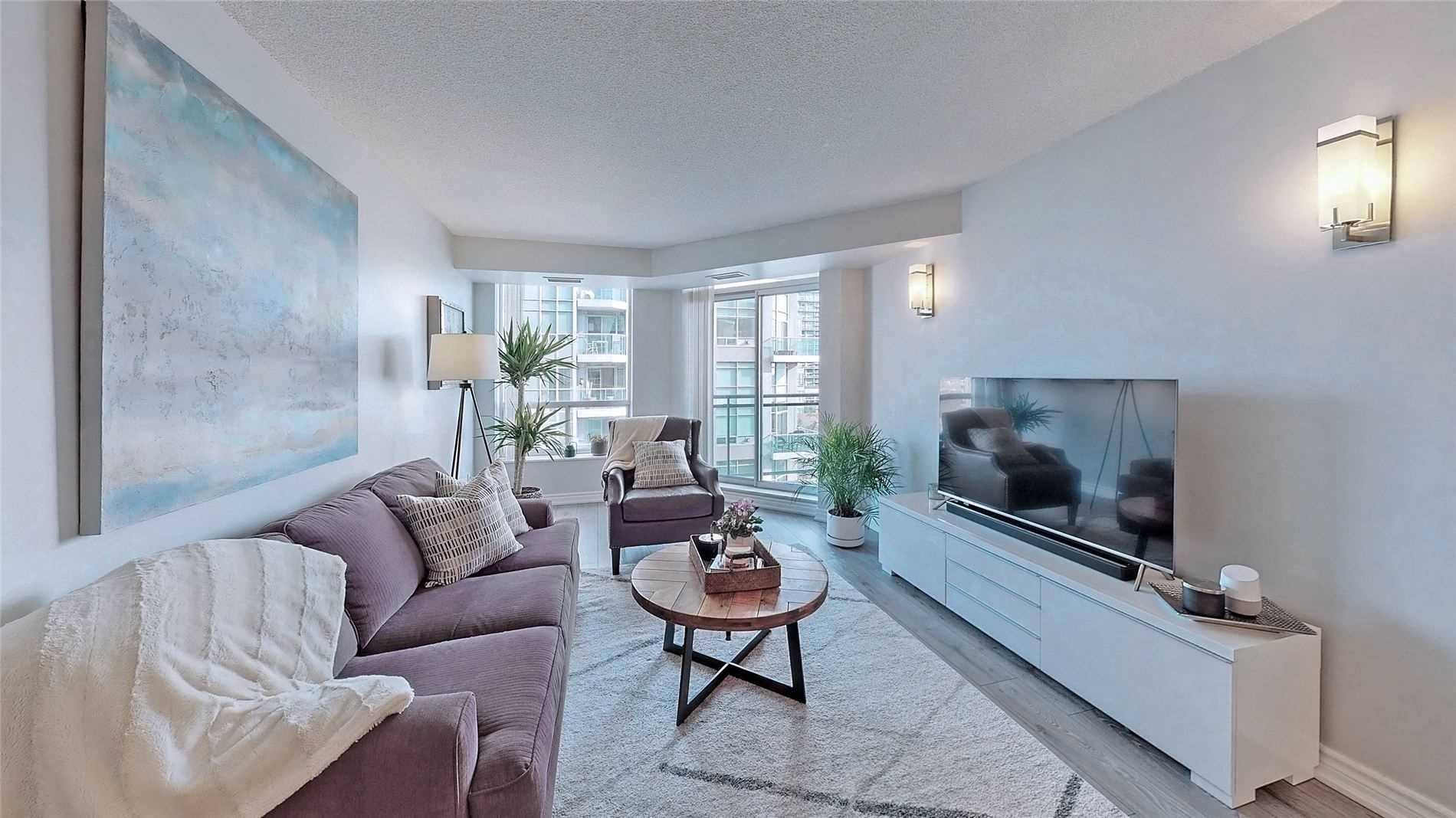190 Manitoba St, #805