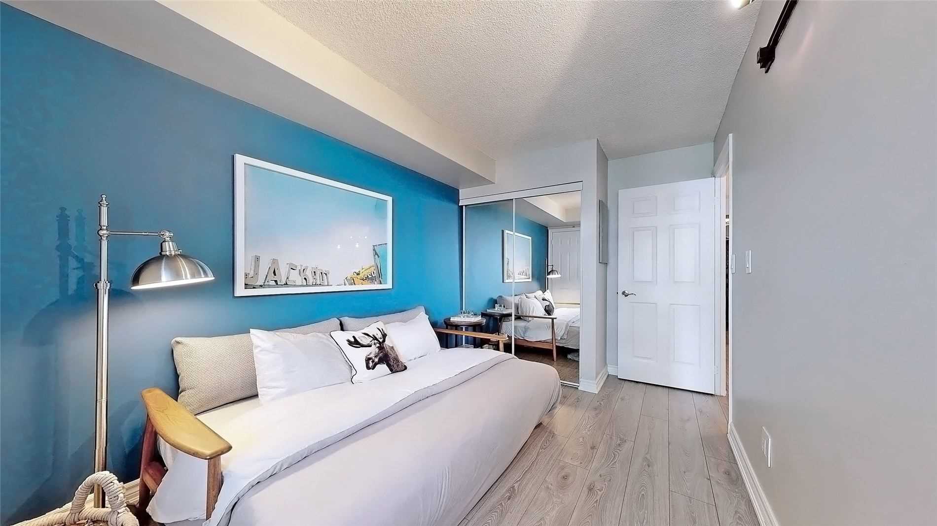 190 Manitoba St, #805