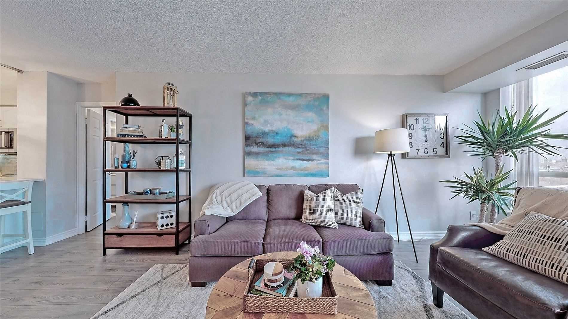 190 Manitoba St, #805