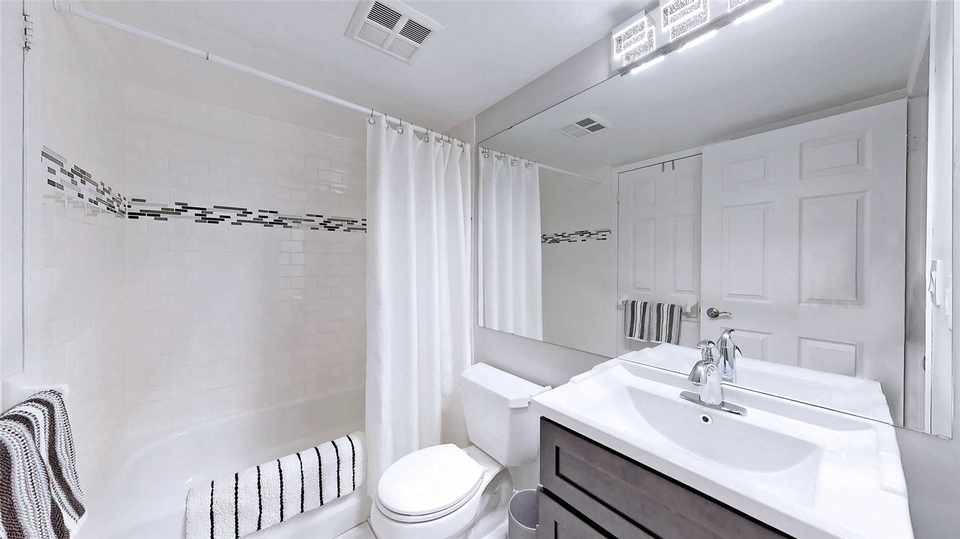 190 Manitoba St, #805