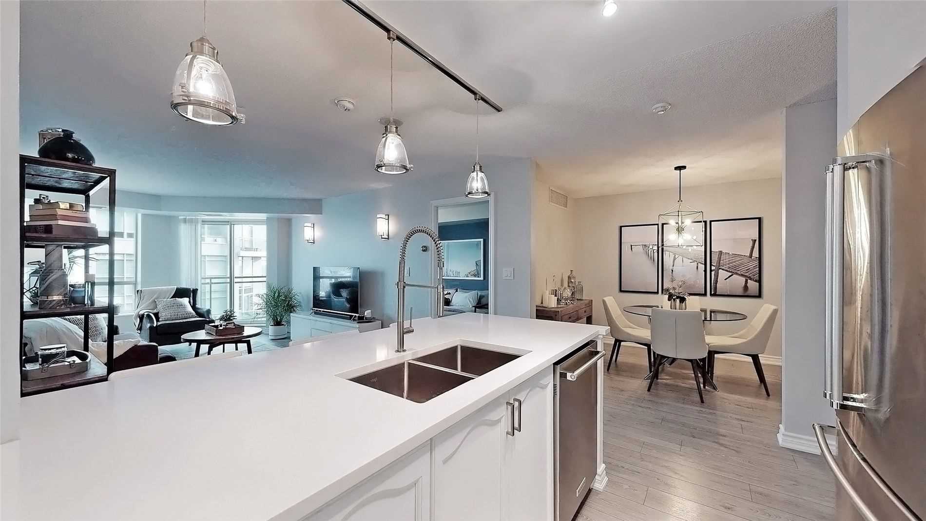 190 Manitoba St, #805