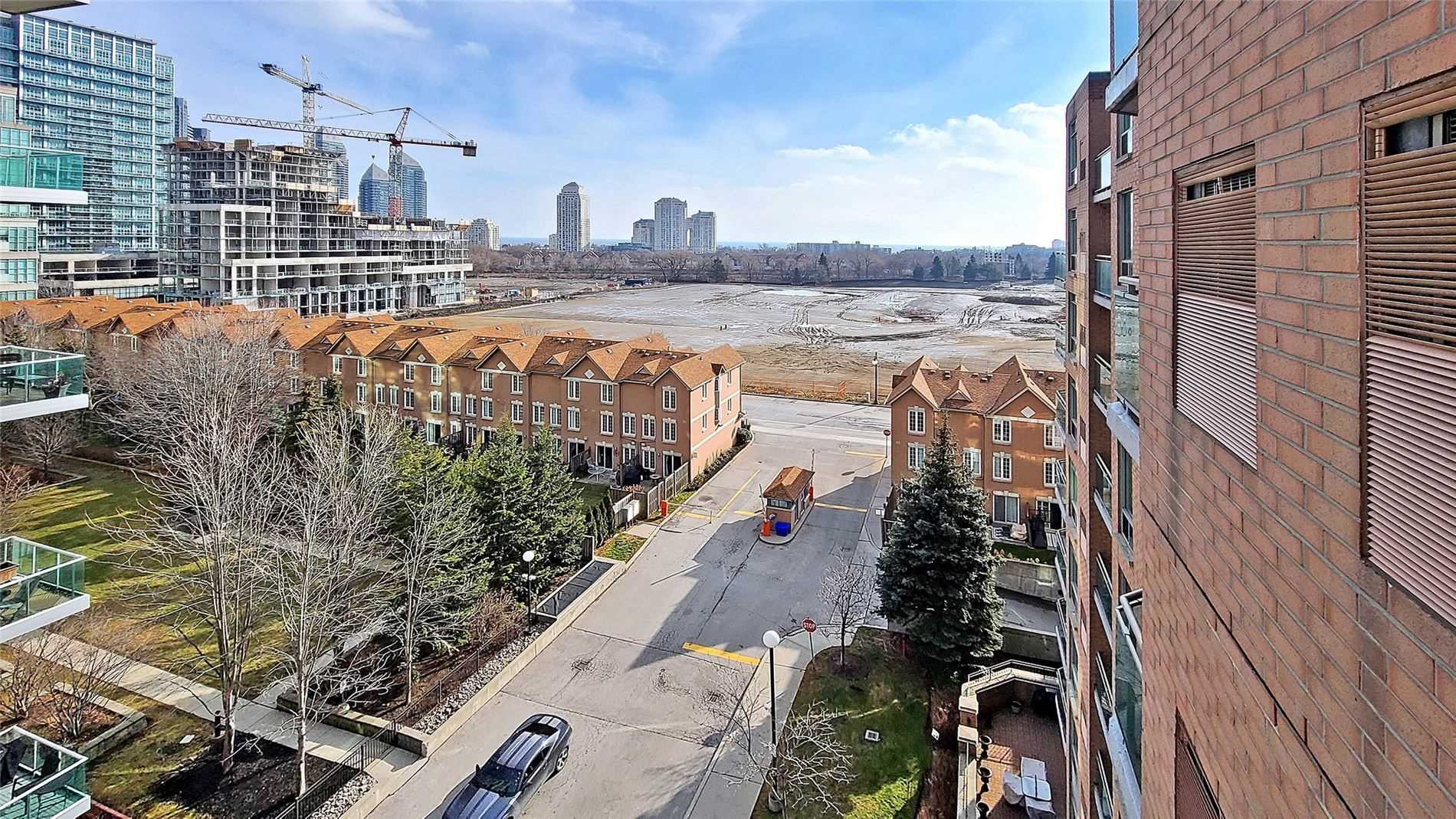 190 Manitoba St, #805