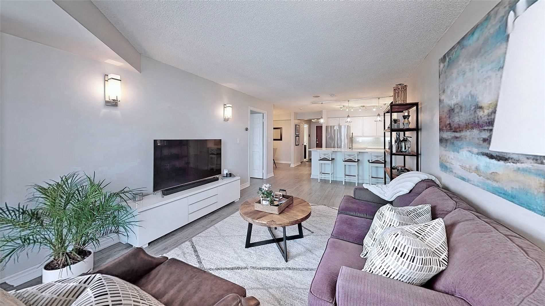 190 Manitoba St, #805