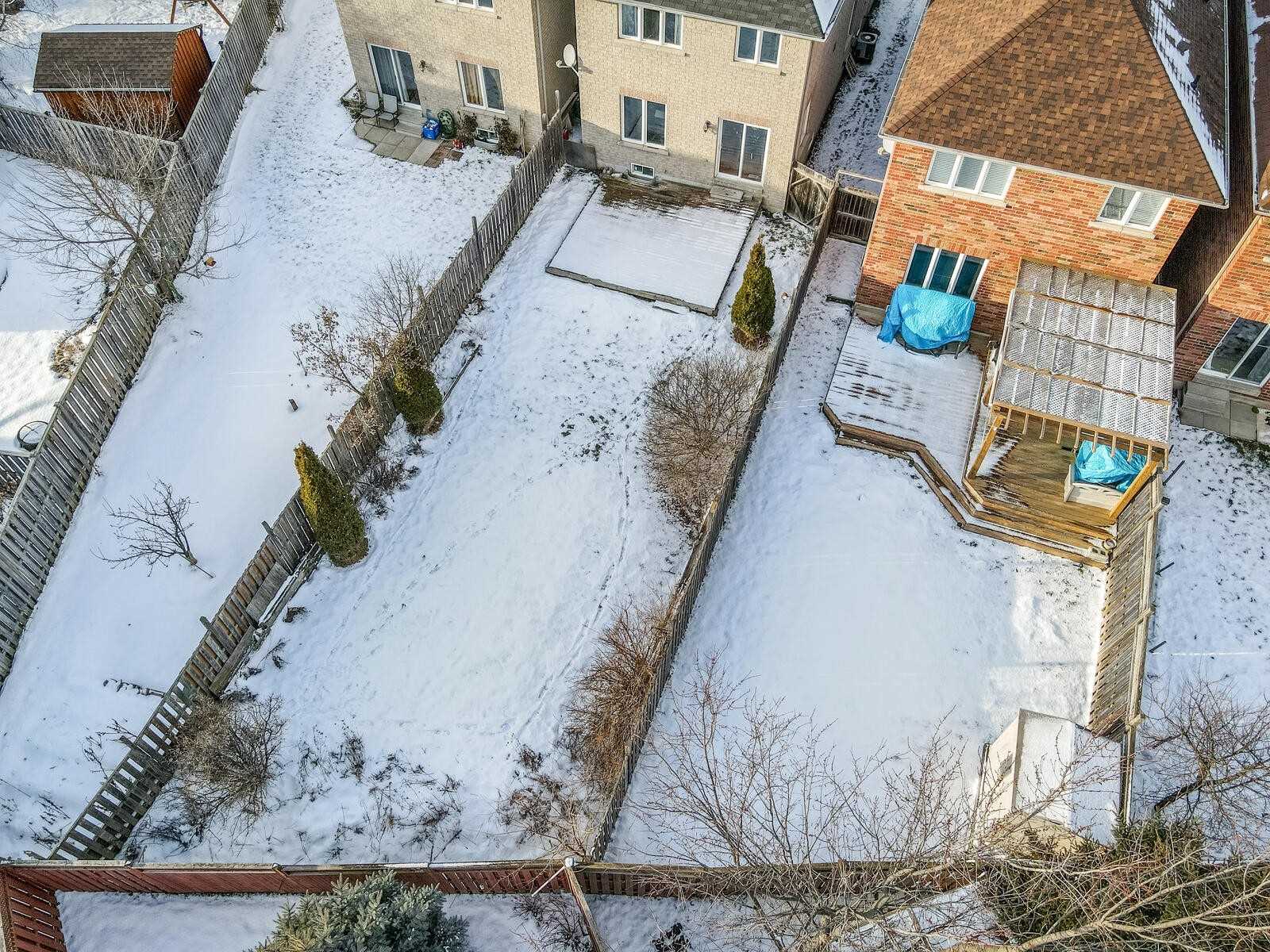 87 Mowat Cres