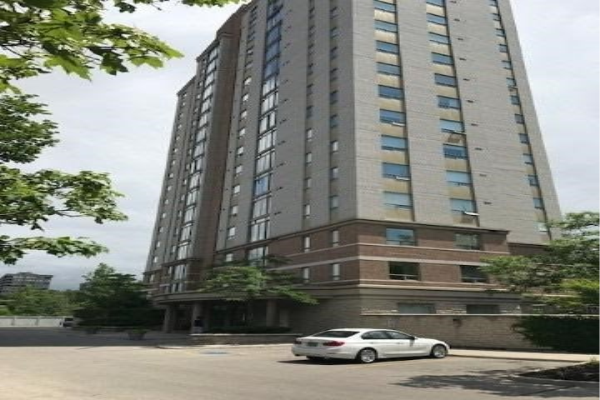200 Burnhamthorpe Rd E, Mississauga