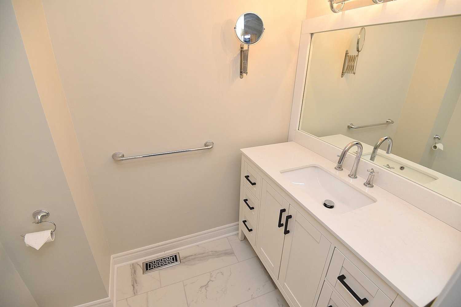 1764 Rathburn Rd E, #46