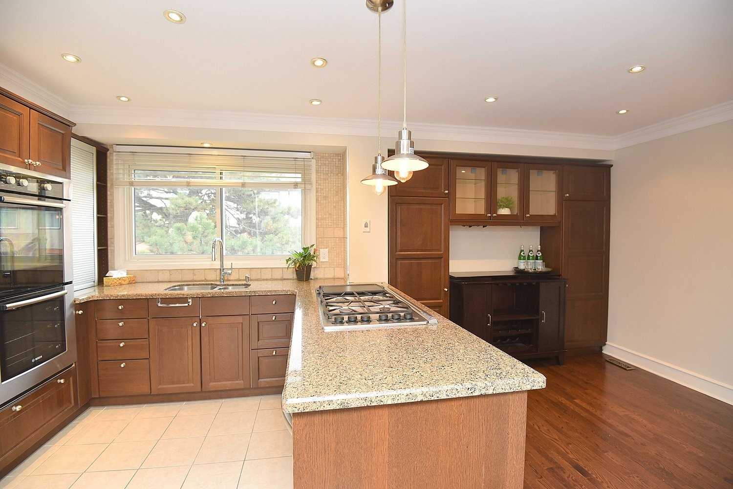 1764 Rathburn Rd E, #46
