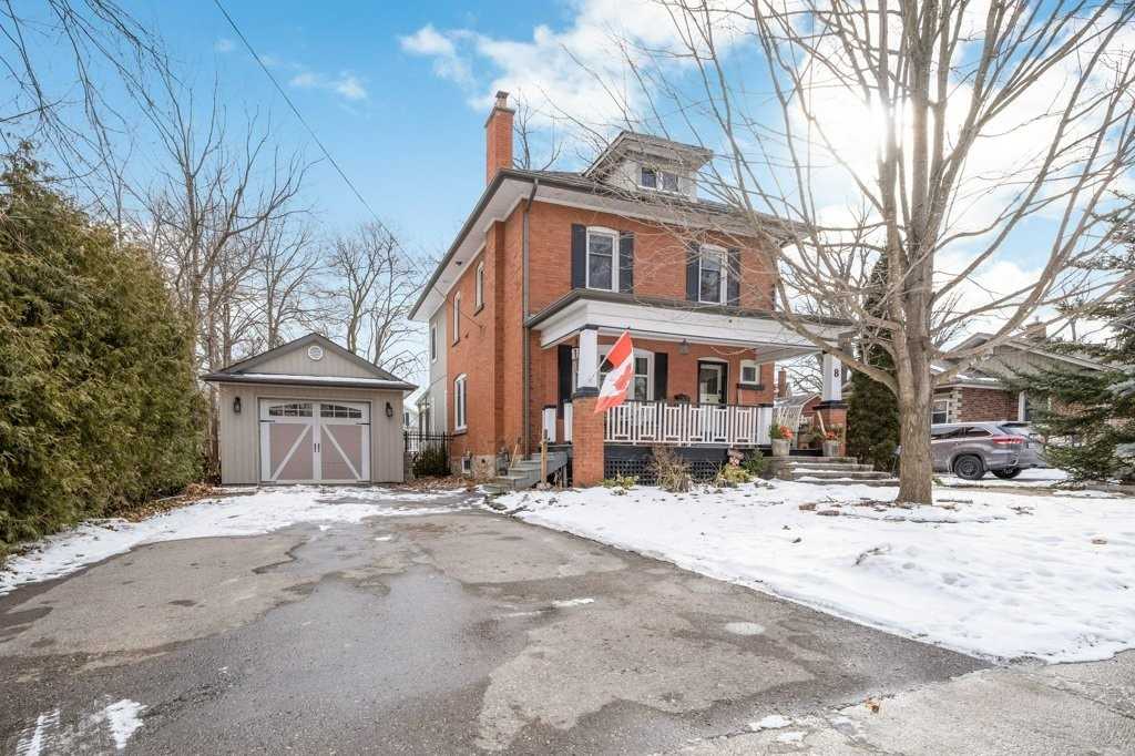 8 Albert St
