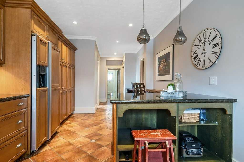 8 Albert St