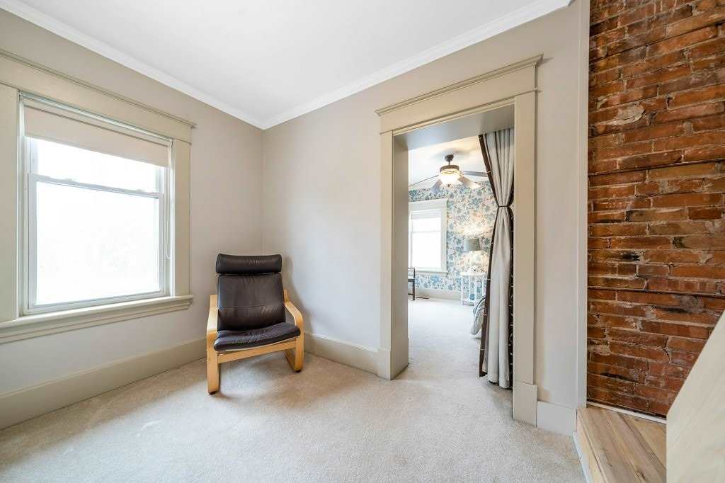 8 Albert St
