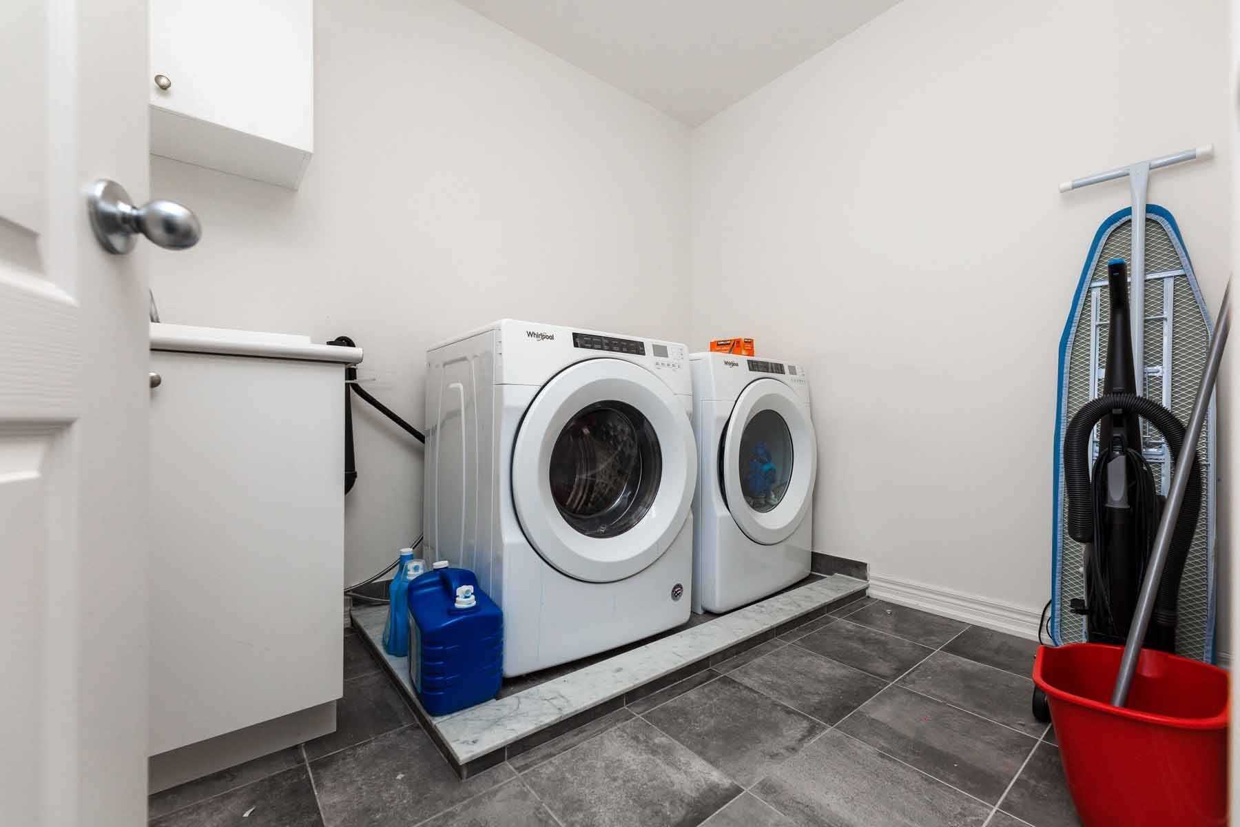 1552 Carr Landing Cres