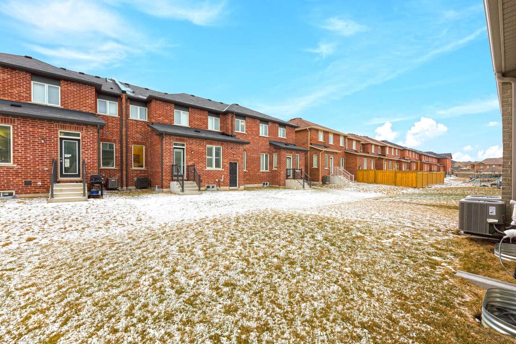 1552 Carr Landing Cres