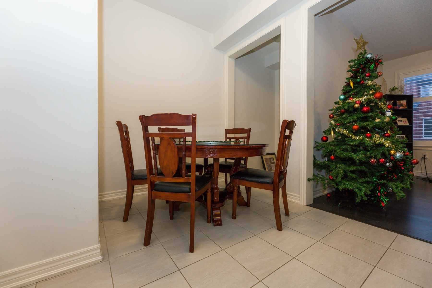 1552 Carr Landing Cres