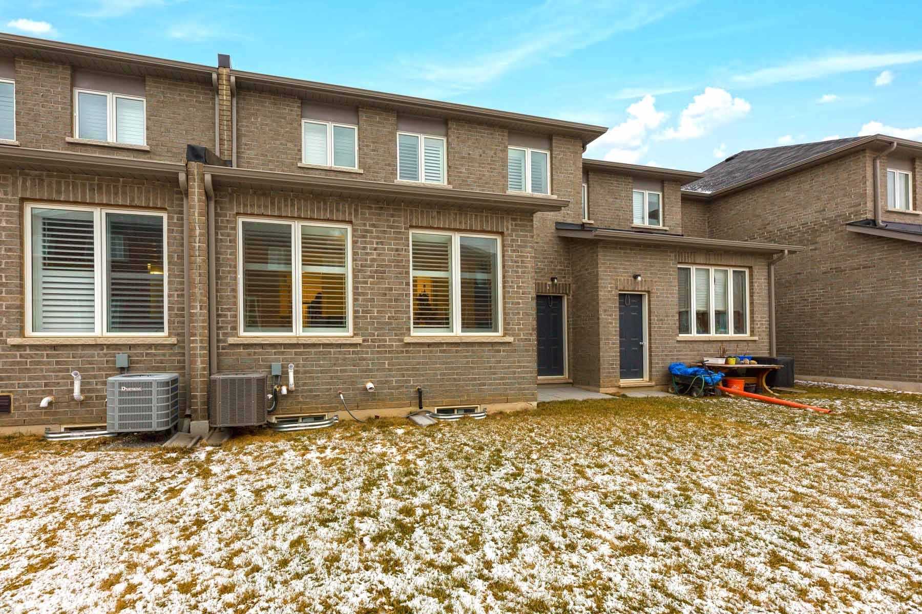 1552 Carr Landing Cres