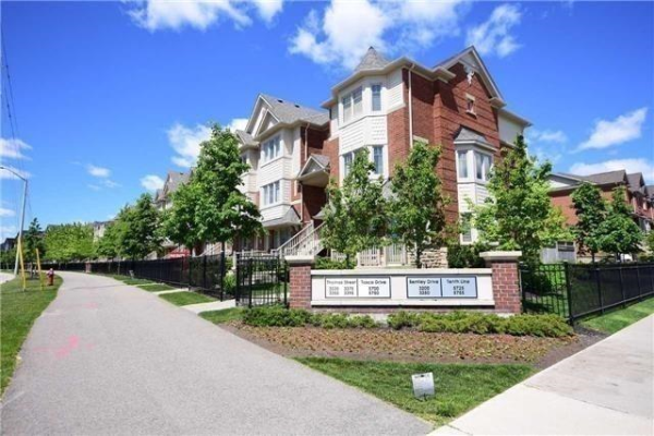 3335 Thomas St, Mississauga