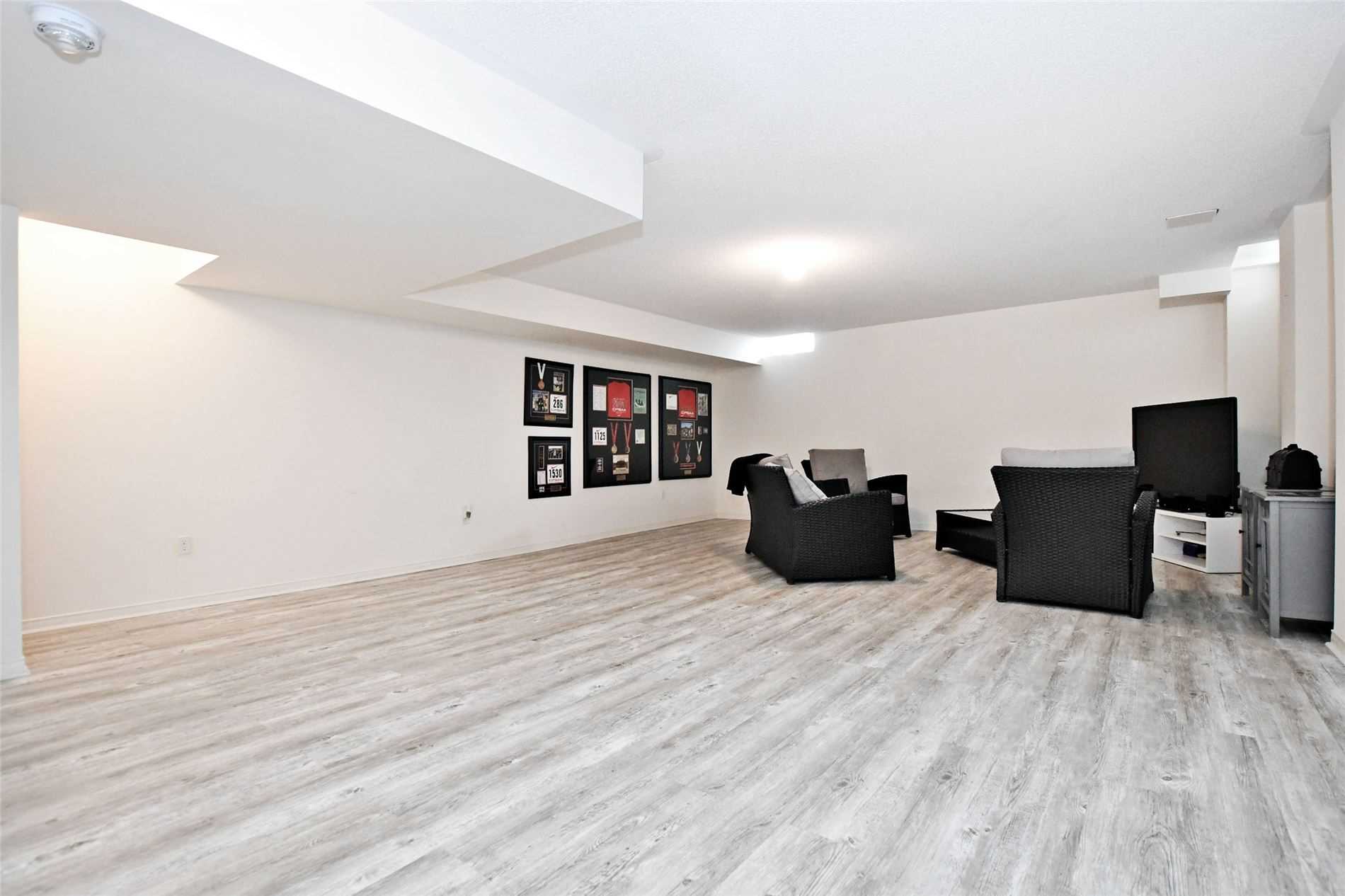 615 Mockridge Terr