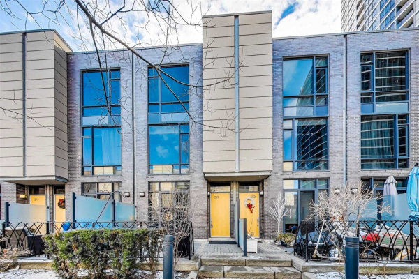 19 Valhalla Inn Rd, Toronto