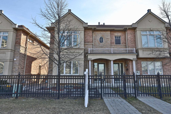 2032 Lakeshore Rd W, Mississauga