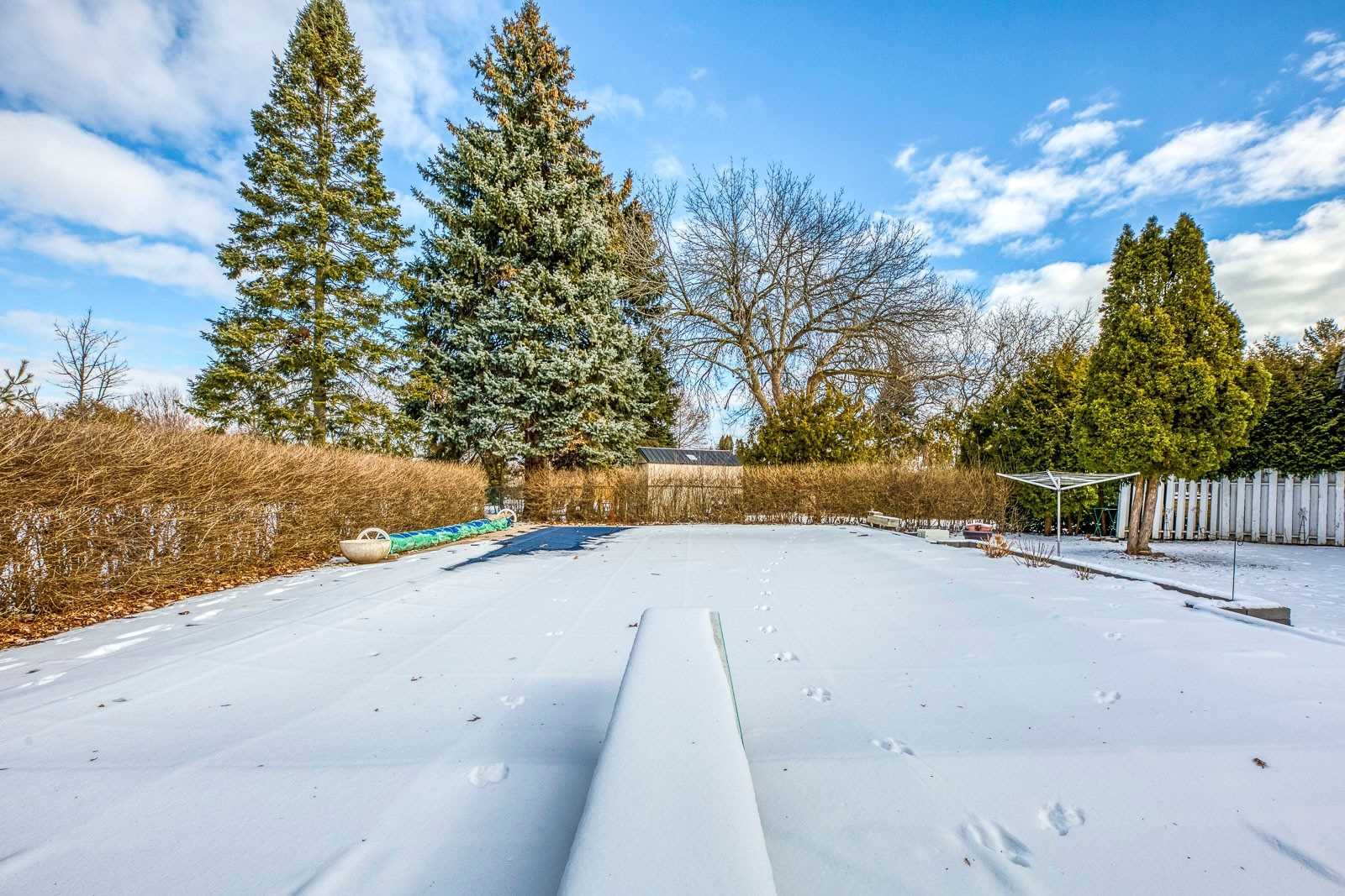 2483 Yarmouth Cres
