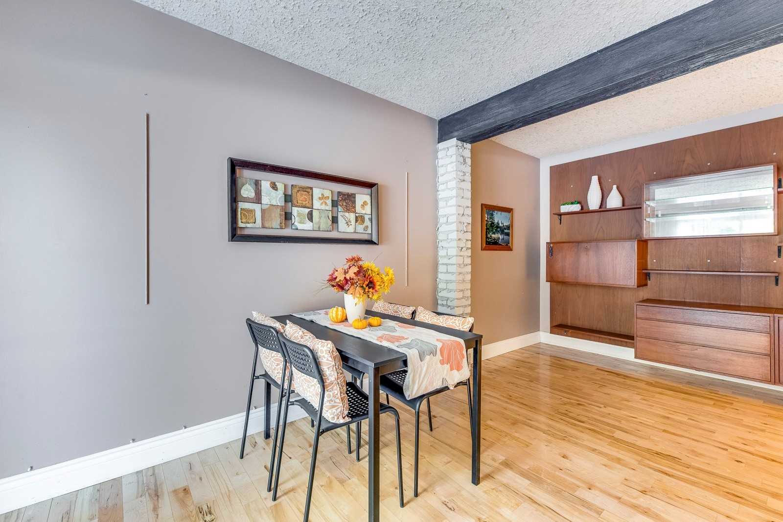 2483 Yarmouth Cres