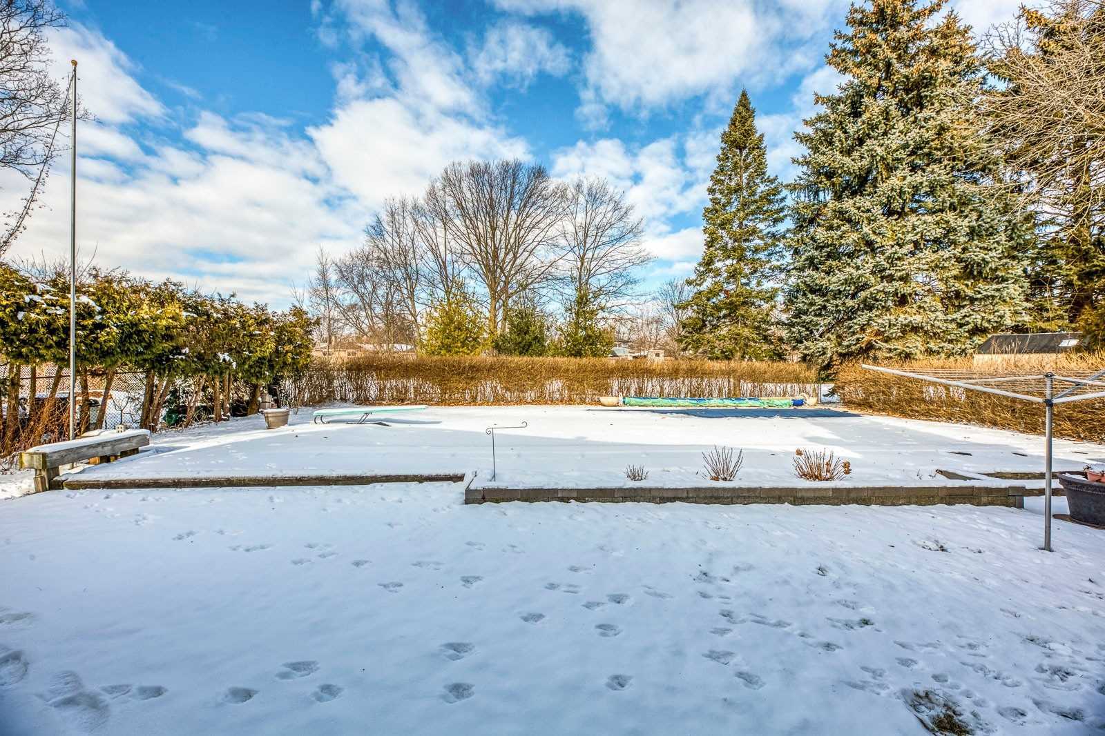 2483 Yarmouth Cres