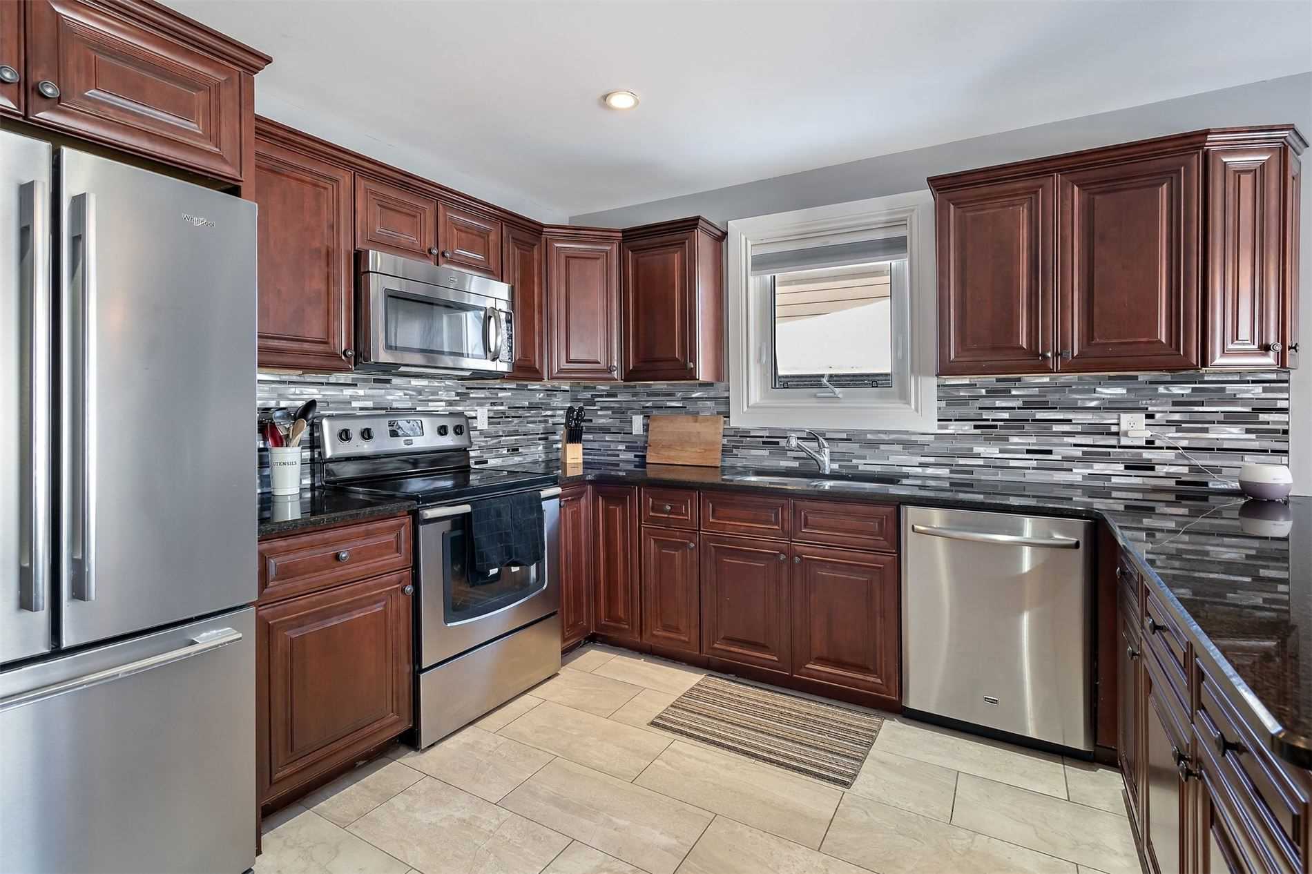 95 Avonmore Cres