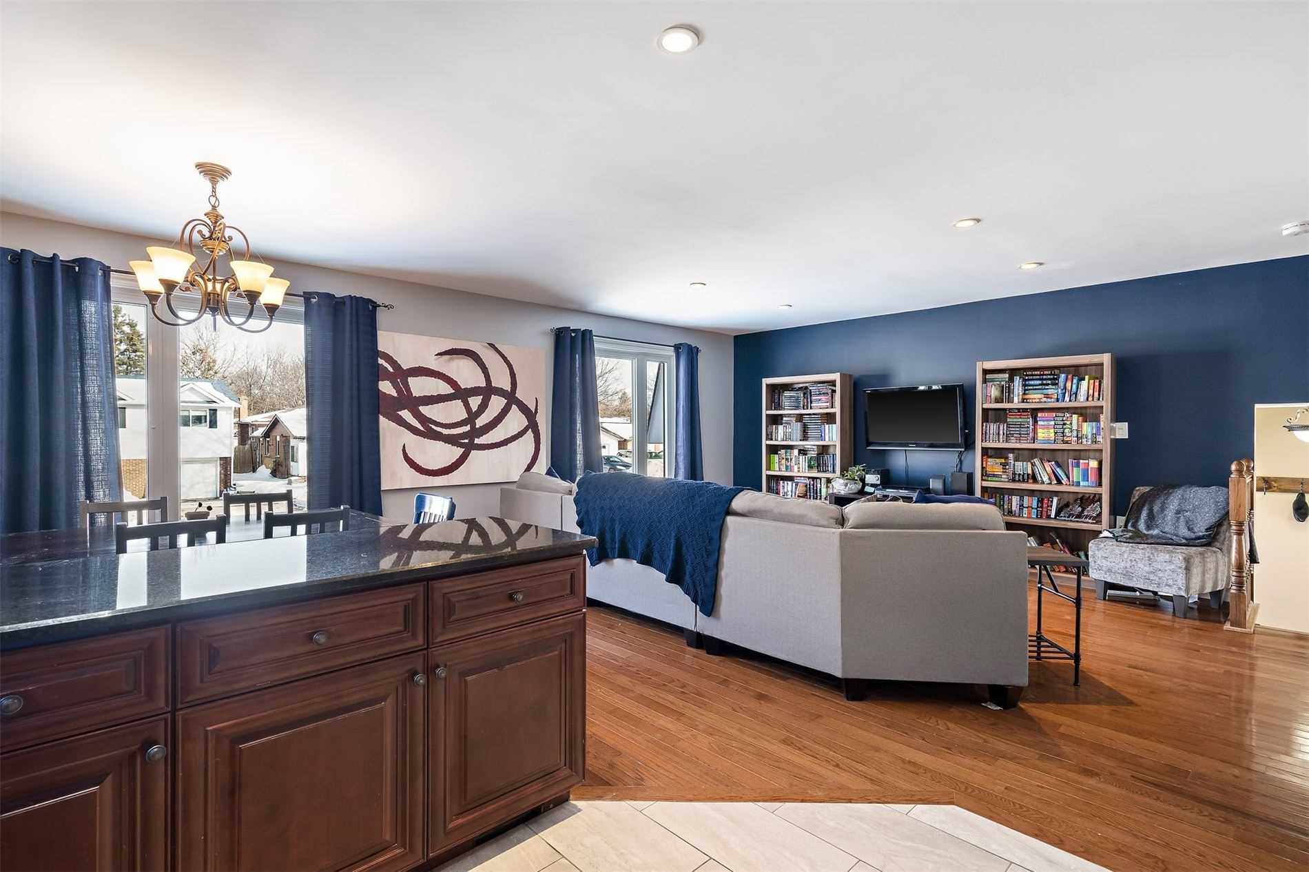 95 Avonmore Cres