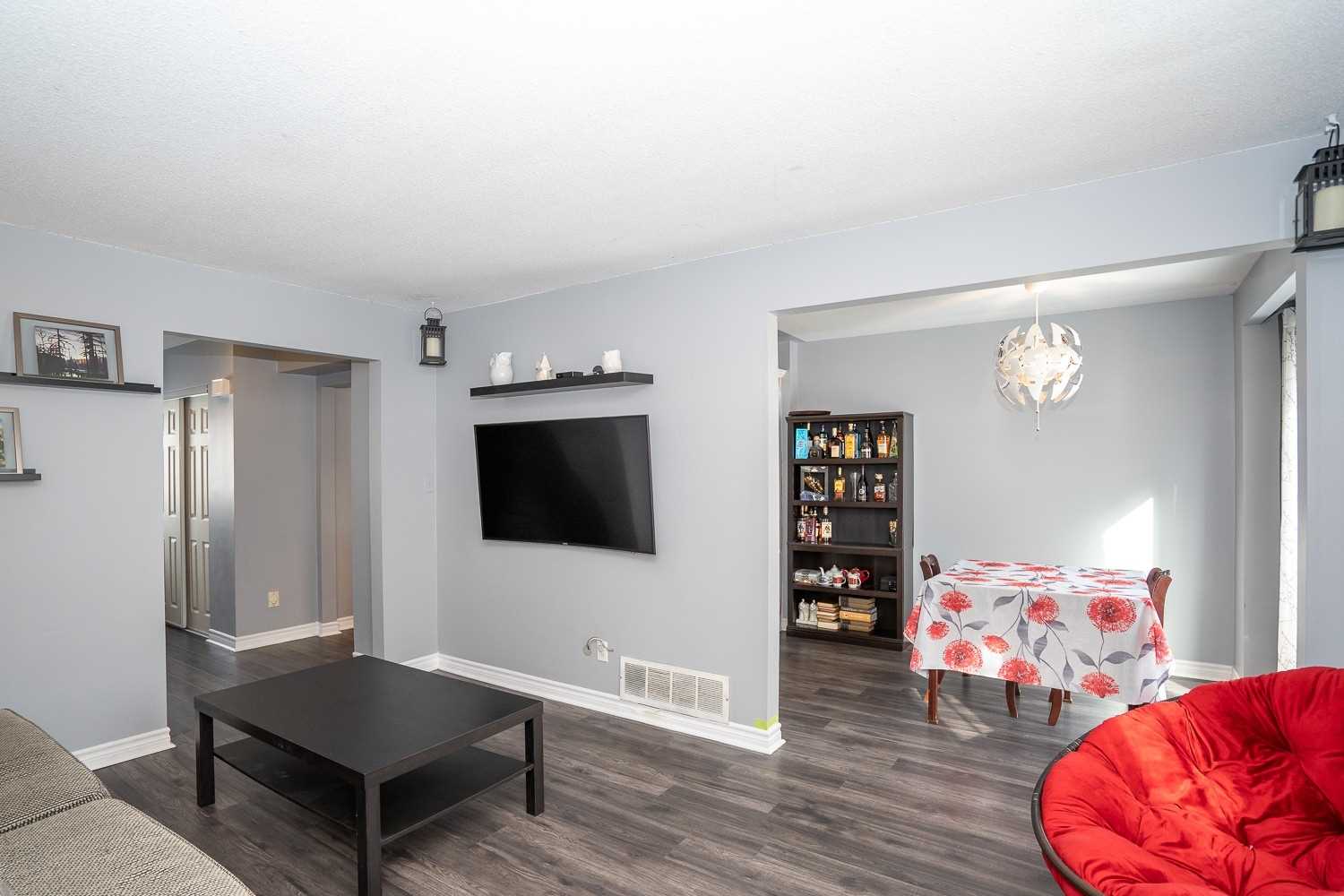 24 Karen Crt