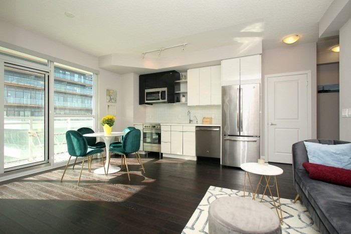 33 Shore Breeze Dr, #401