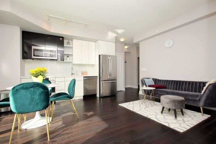 33 Shore Breeze Dr, #401
