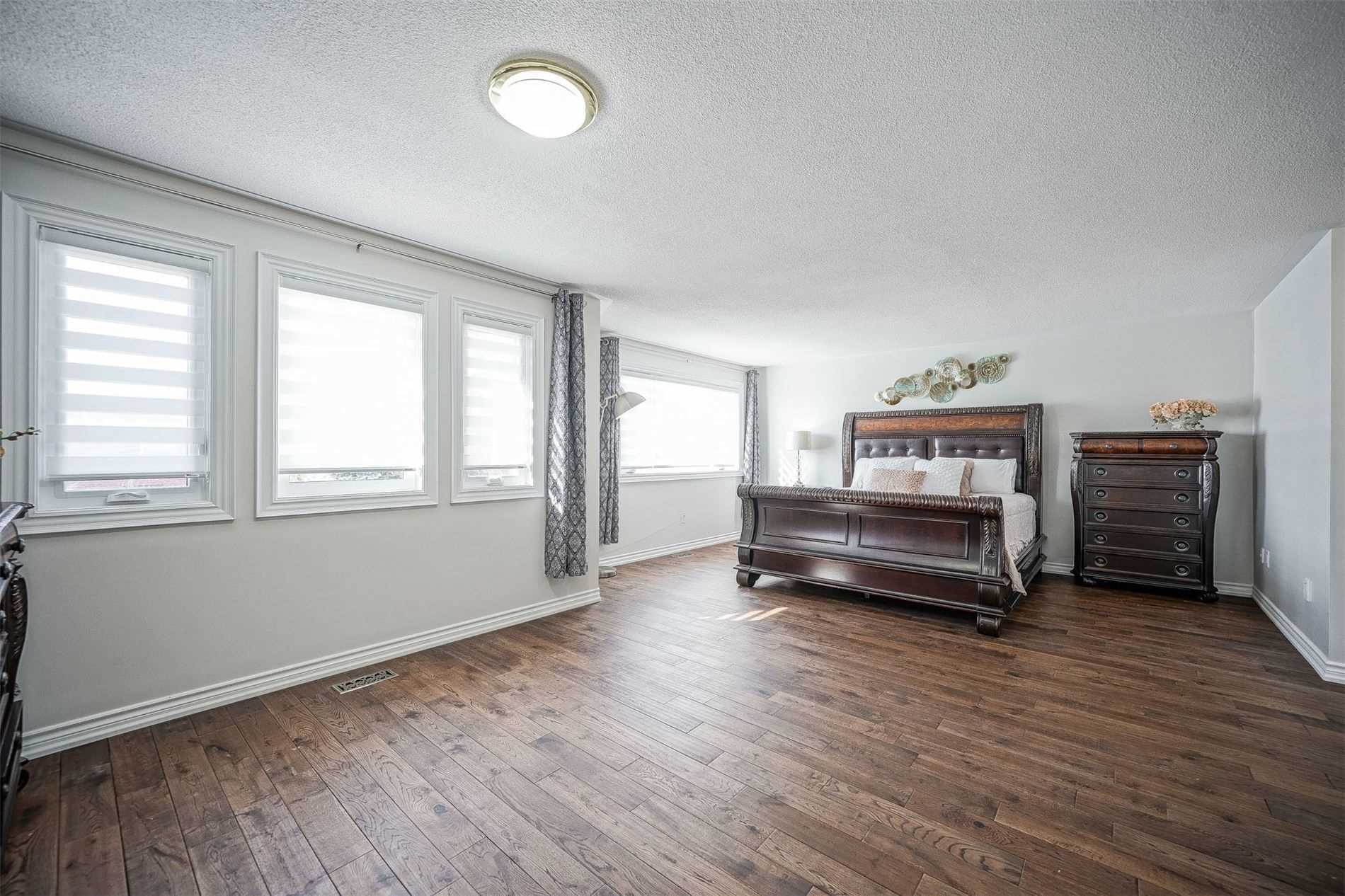 1312 Saddler Circ