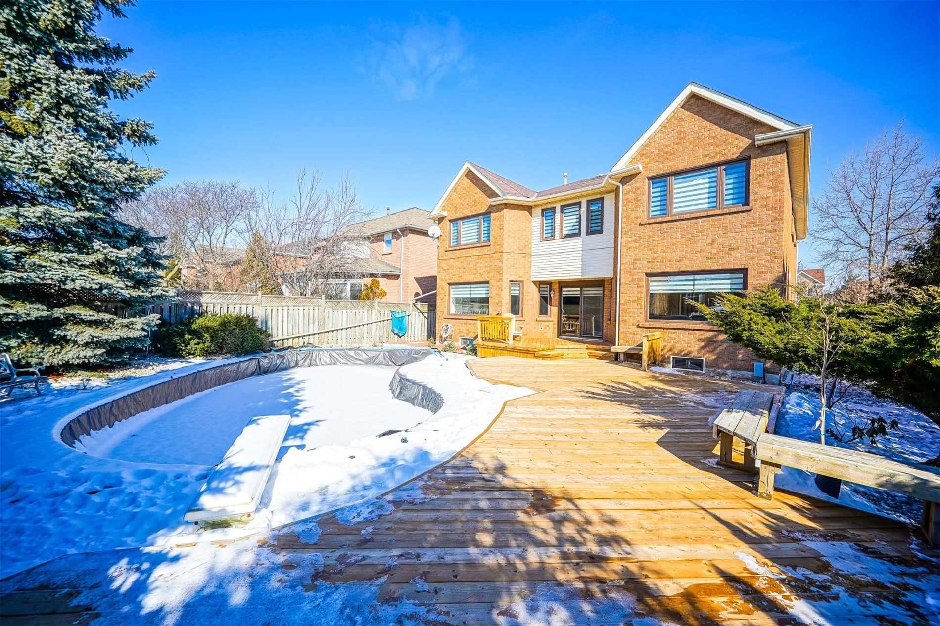 1312 Saddler Circ